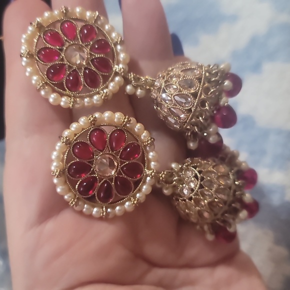 BOLLYWOOD Style pearl gold red dangle pierced rhinestone earrings - Picture 3 of 4